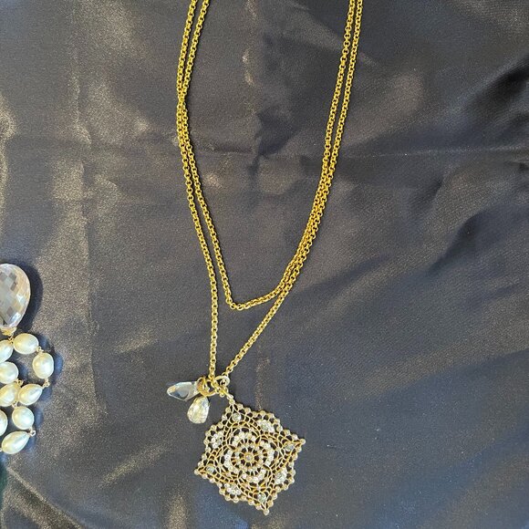 Bold double chain statement necklace w/ crystal and matched earrings -- Niquea.d - Picture 6 of 16